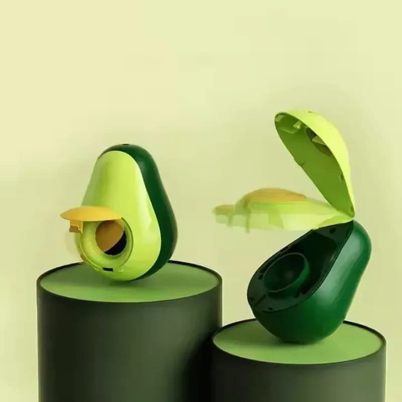 gioco avocado per gatti con guscio aperto e coperchio della pallina