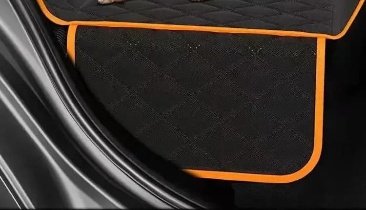 front drop flap of the dog back seat cover